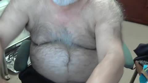 Snapshot of quietnshy2 chatting on January 2, 2025, 4:02 pm quietnshy2 online show from January 2, 2025, 4:02 pm