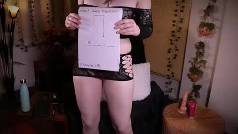 Snapshot of quinnrmonroe chatting on December 4, 2024, 7:23 pm QuinnMonroe online show from December 4, 2024, 7:23 pm