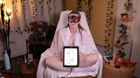 Snapshot of quinnrmonroe chatting on February 20, 2025, 11:43 pm QuinnMonroe online show from February 20, 2025, 11:43 pm