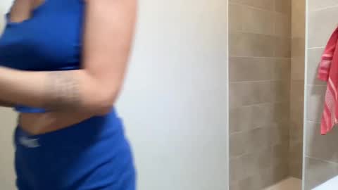 Quinnyelena online show from February 7, 2025, 6:56 pm