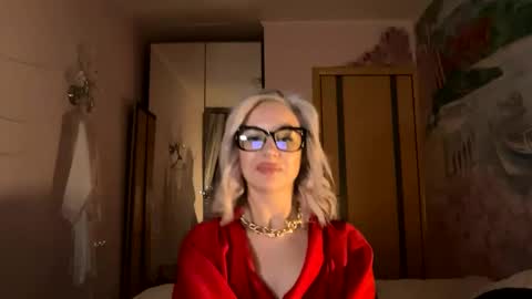 qusi28 online show from February 16, 2025, 12:19 am