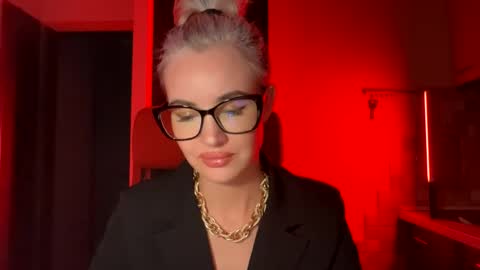 qusi28 online show from February 25, 2025, 10:18 pm