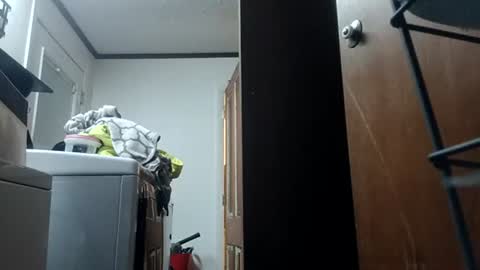 Snapshot of r04233054 chatting on December 18, 2025, 4:18 am r04233054 online show from December 18, 2025, 4:18 am