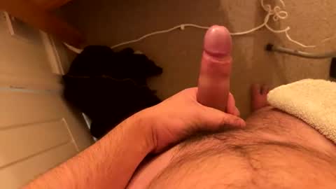 Snapshot of r_andolph chatting on December 15, 2025, 8:57 pm r_andolph online show from December 15, 2025, 8:57 pm