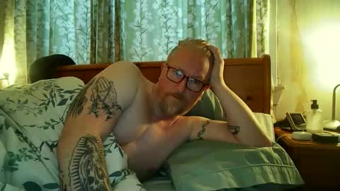 Snapshot of r_o_h_a_n_r_o_o_m chatting on February 17, 2026, 9:28 am r_o_h_a_n_r_o_o_m online show from February 17, 2026, 9:28 am