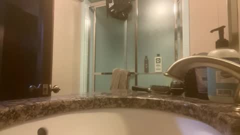 rabbi_poolnoodle online show from September 22, 2025, 9:39 pm