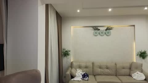 Jess  John online show from November 9, 2025, 7:34 pm