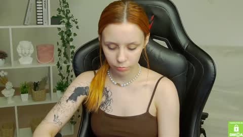rachel__lips online show from June 7, 2026, 8:45 pm