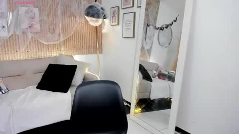 Snapshot of rachel_es chatting on October 12, 2025, 7:18 am RACHEL ES online show from October 12, 2025, 7:18 am