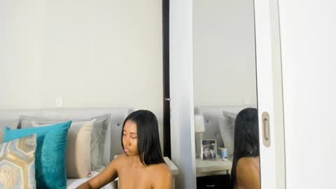 Snapshot of rachel_evans_xx chatting on January 18, 2025, 9:13 pm rachel online show from January 18, 2025, 9:13 pm
