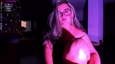 Snapshot of rachel_fo chatting on December 10, 2024, 10:58 pm Rachel Foss online show from December 10, 2024, 10:58 pm