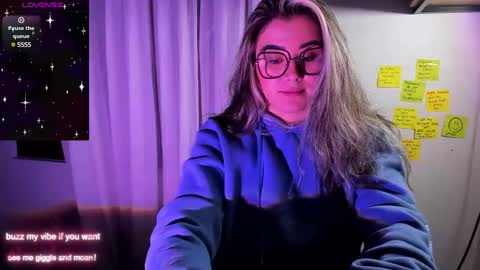 Snapshot of rachel_fo chatting on December 13, 2024, 11:06 pm Rachel Foss online show from December 13, 2024, 11:06 pm