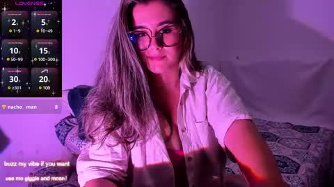 Snapshot of rachel_fo chatting on December 18, 2024, 10:02 pm Rachel Foss online show from December 18, 2024, 10:02 pm