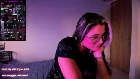 Snapshot of rachel_fo chatting on December 26, 2024, 10:09 pm Rachel Foss online show from December 26, 2024, 10:09 pm