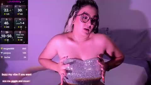 Snapshot of rachel_fo chatting on December 31, 2024, 9:39 pm Rachel Foss online show from December 31, 2024, 9:39 pm