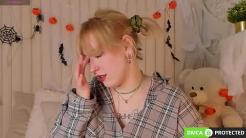 Ray  online show from October 21, 2025, 5:52 am