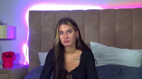 RachellSimpson online show from October 4, 2025, 6:28 pm