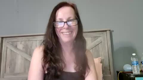 Radiant Peach Goddess online show from February 28, 2025, 5:15 am