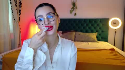 sweet peach online show from October 4, 2025, 9:07 am