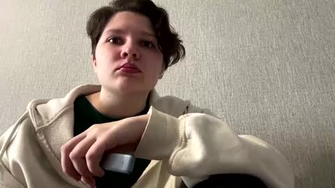 Emmie online show from May 19, 2026, 12:38 am