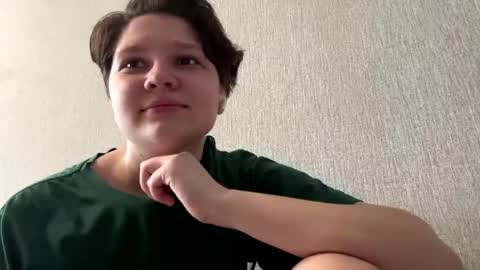 Emmie online show from May 19, 2026, 1:56 am