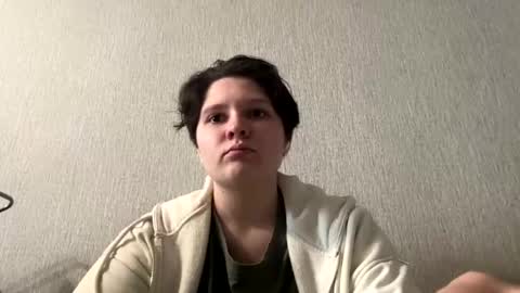 Emmie online show from May 25, 2026, 1:00 am