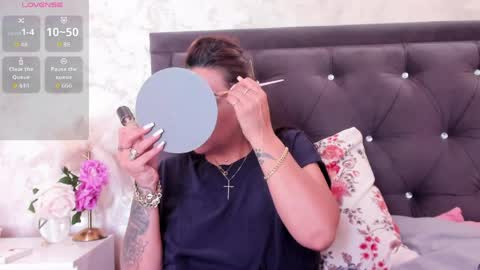 raelledarkstar online show from May 27, 2026, 7:38 am