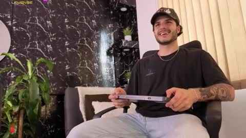 R A F A E L online show from January 31, 2026, 8:51 pm