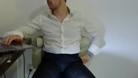 elenacam online show from February 11, 2026, 9:53 pm