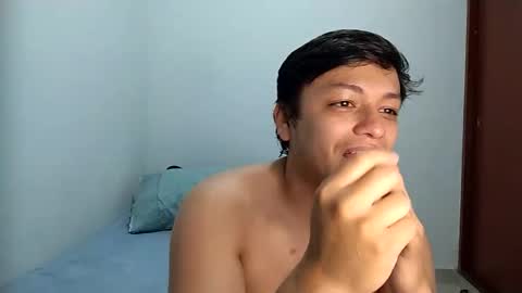 raider and roxie online show from December 1, 2025, 1:05 pm