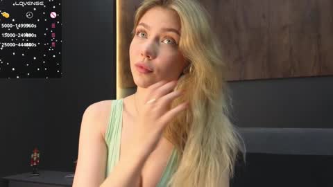 Lisa online show from December 20, 2024, 8:45 pm