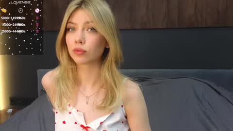 Lisa online show from February 15, 2025, 8:33 pm