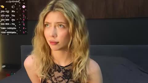 Lisa online show from February 25, 2025, 9:24 pm