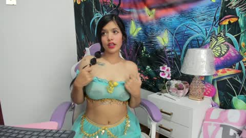 Snapshot of rainbow__coockie chatting on January 4, 2025, 10:45 pm rainbow__coockie online show from January 4, 2025, 10:45 pm