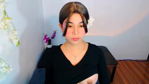 raindrizzle1706 online show from November 23, 2025, 6:52 pm