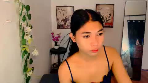 raindrizzle1706 online show from December 19, 2025, 4:41 am