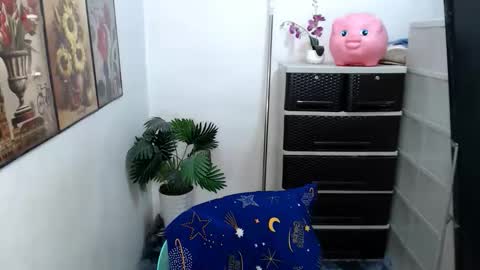 raindrizzle1706 online show from March 30, 2026, 1:50 am