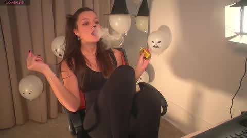 rainevi online show from October 23, 2025, 7:12 pm