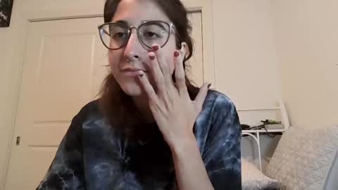 Snapshot of raiyvyn chatting on September 19, 2025, 4:14 am Ray Ray online show from September 19, 2025, 4:14 am