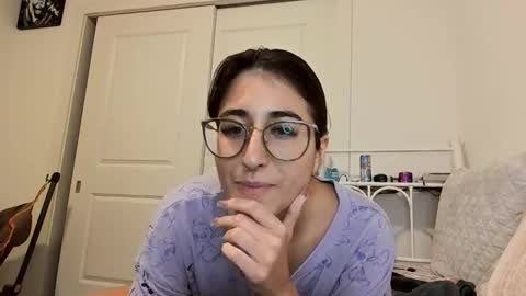 Snapshot of raiyvyn chatting on October 16, 2025, 4:02 am Ray Ray online show from October 16, 2025, 4:02 am