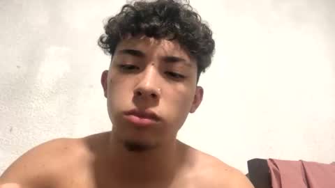 ramiroo2312 online show from February 28, 2025, 6:10 am