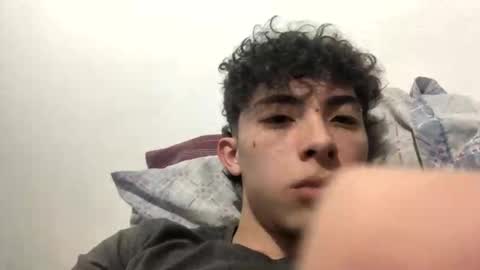 ramiroo2312 online show from September 26, 2025, 2:04 am