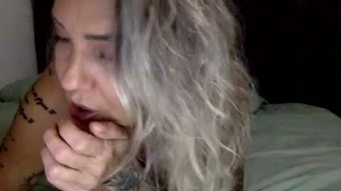 Mamakel online show from October 13, 2025, 2:11 am