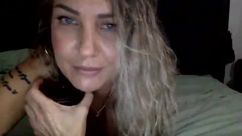 Mamakel online show from October 23, 2025, 2:11 am