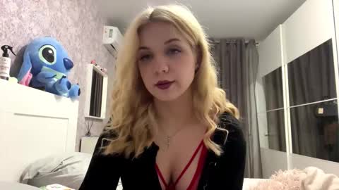 Randa online show from November 4, 2025, 5:23 pm