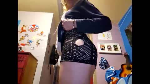 Snapshot of randcandy77 chatting on February 3, 2025, 7:29 am Randcandy77 online show from February 3, 2025, 7:29 am