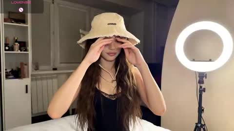 Snapshot of randiburt_ chatting on March 25, 2026, 1:50 pm Luna online show from March 25, 2026, 1:50 pm