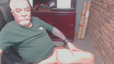 Snapshot of randyrodluvs69 chatting on September 20, 2025, 5:41 am randyrodluvs69 online show from September 20, 2025, 5:41 am