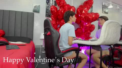 Snapshot of raphael_nyon chatting on February 15, 2026, 3:58 am Raphael Nyon online show from February 15, 2026, 3:58 am