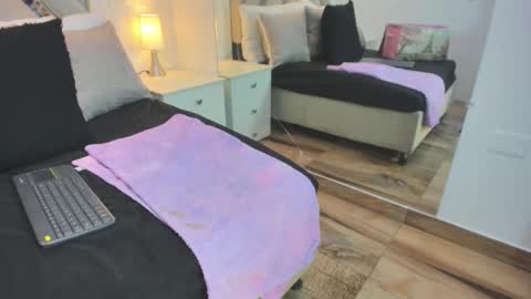 Snapshot of raquel_moore chatting on February 1, 2026, 9:57 pm Raquel Moore online show from February 1, 2026, 9:57 pm